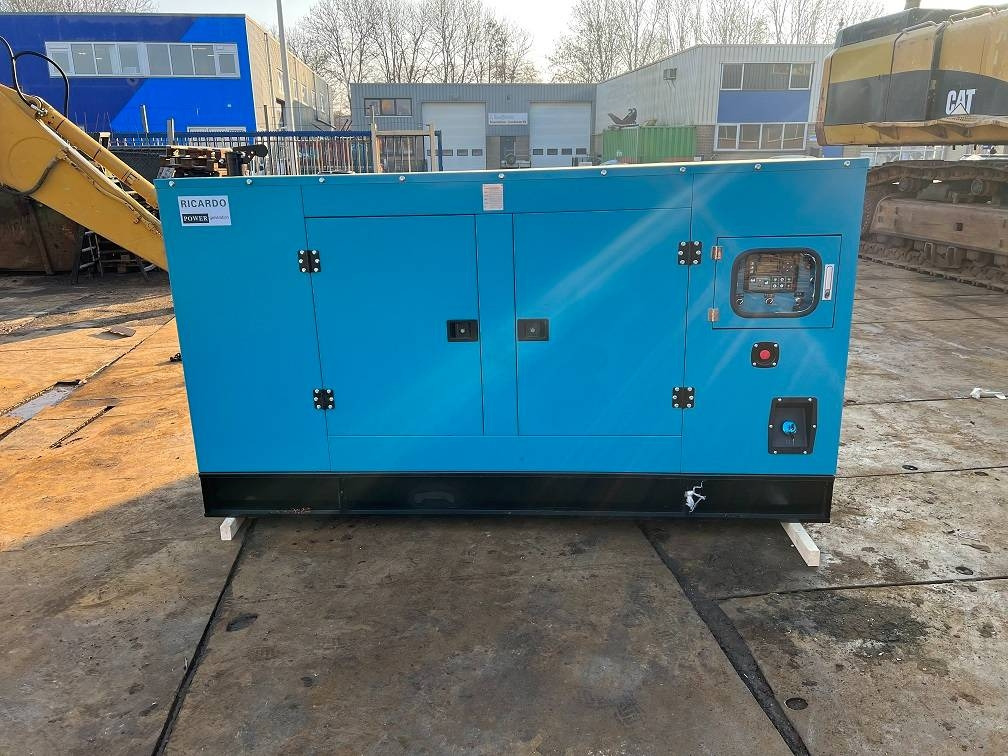 Ricardo 100kva (80KW) silent generator 3 phase 50hz 400v - Generador industriale: foto 1 Ricardo 100kva (80KW) silent generator 3 phase 50hz 400v - Generador industriale: foto 1