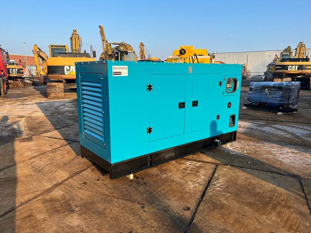 Ricardo 200kva (160KW) silent generator 3 phase 50hz 400v - Generador industriale: foto 1 Ricardo 200kva (160KW) silent generator 3 phase 50hz 400v - Generador industriale: foto 1