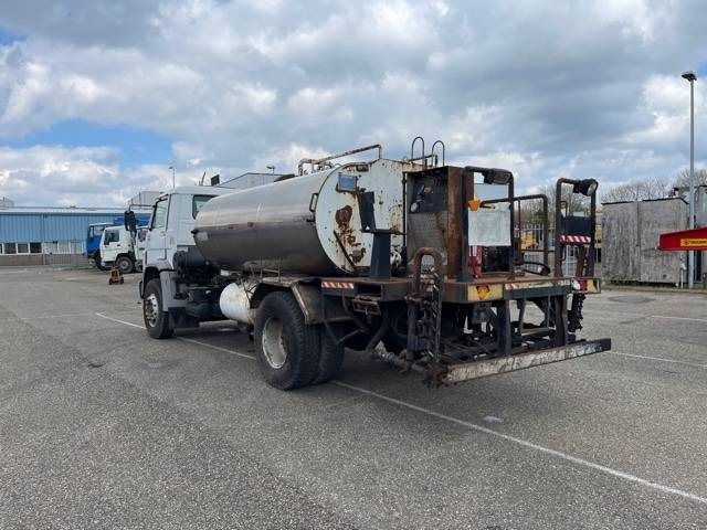 Volkswagen 15-180 - Cisterna de riego asfáltico: foto 3 Volkswagen 15-180 - Cisterna de riego asfáltico: foto 3