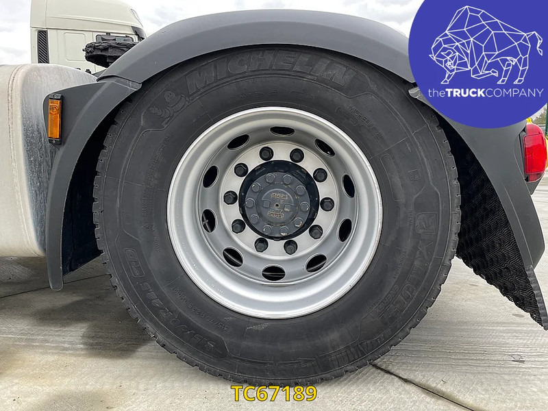 Cabeza tractora DAF XF 480: foto 14