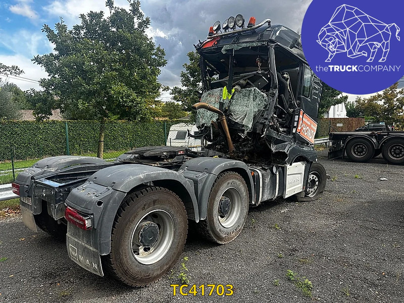MAN TGX 510 6x4 ACCIDENT - Cabeza tractora: foto 1 MAN TGX 510 6x4 ACCIDENT - Cabeza tractora: foto 1
