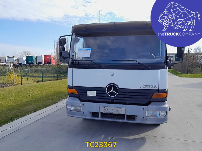 Mercedes-Benz Atego 1217 - Camión portacontenedore/ Intercambiable: foto 2 Mercedes-Benz Atego 1217 - Camión portacontenedore/ Intercambiable: foto 2