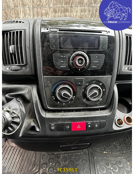 Furgoneta caja cerrada Peugeot Boxer 2.0 HDI BOX + LIFT: foto 8