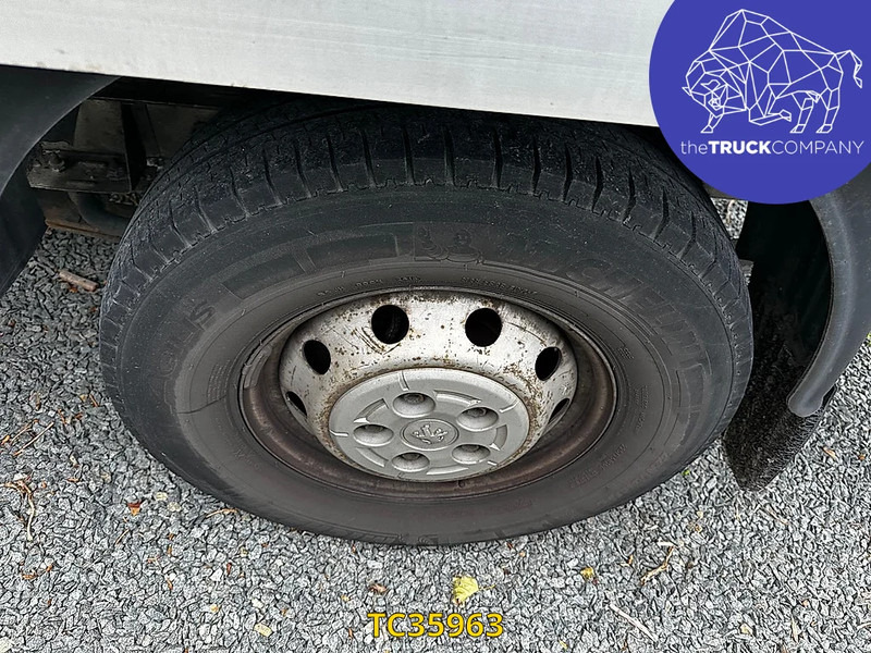 Furgoneta caja cerrada Peugeot Boxer 2.0 HDI BOX + LIFT: foto 10