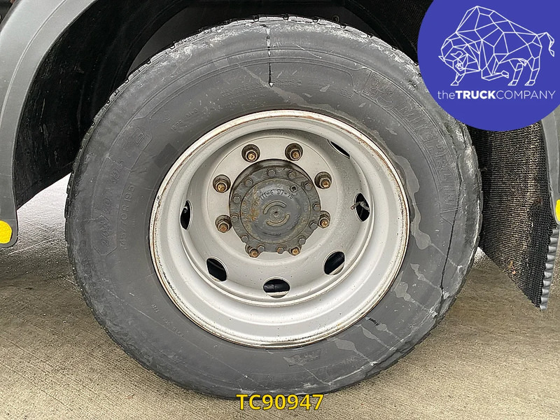 Camión frigorífico Renault D 210: foto 15