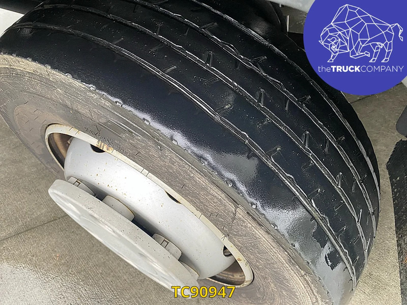 Camión frigorífico Renault D 210: foto 16
