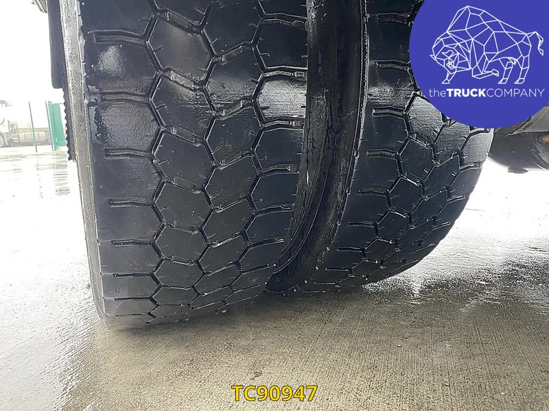 Camión frigorífico Renault D 210: foto 12