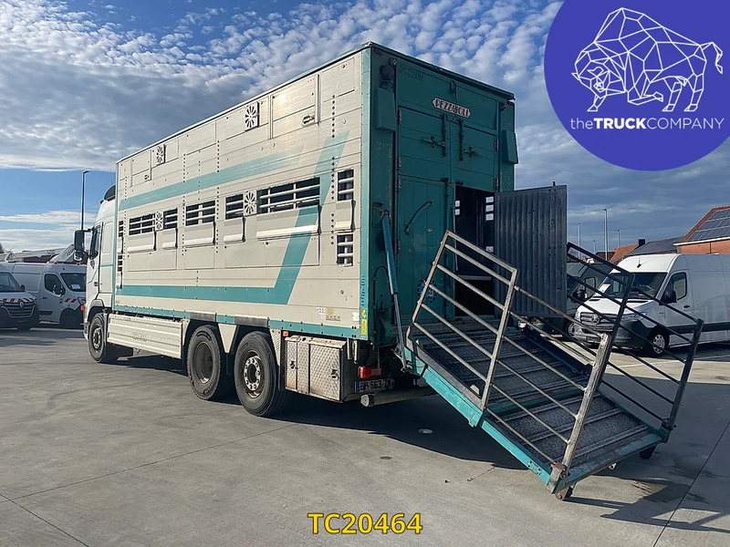 Volvo FH 480 - Camión transporte de ganado: foto 2 Volvo FH 480 - Camión transporte de ganado: foto 2