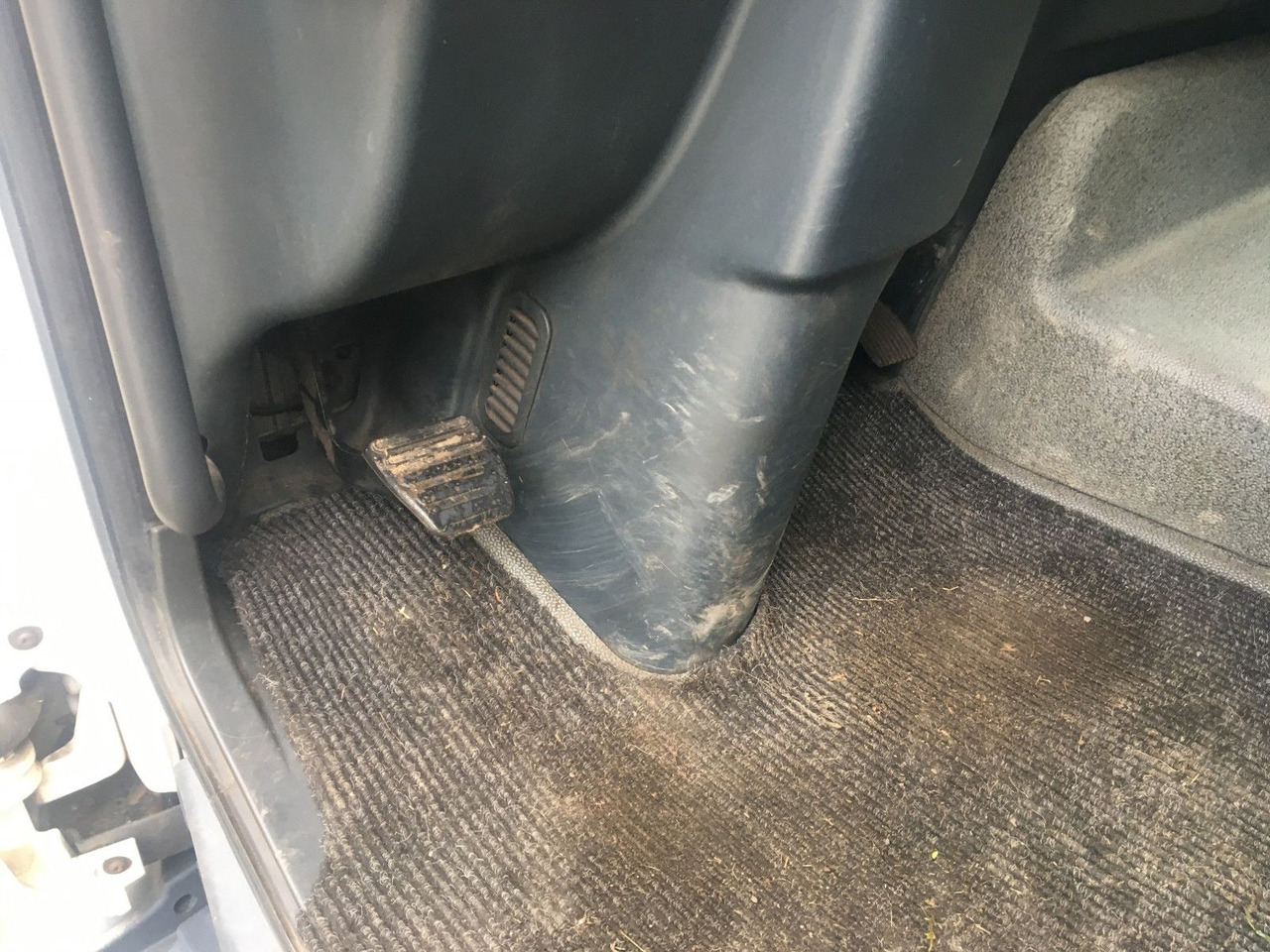 MAN 12.210 Erst 302000 km - Camión lona: foto 5 MAN 12.210 Erst 302000 km - Camión lona: foto 5