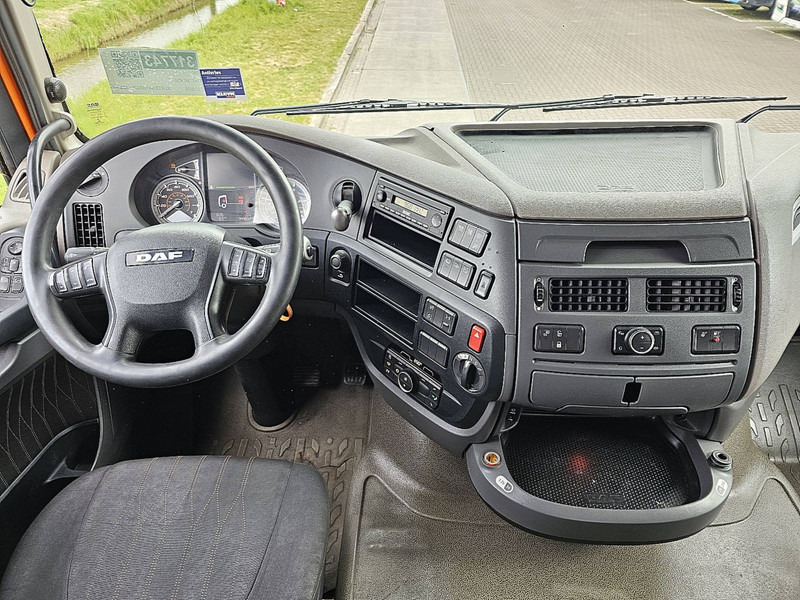 Foto del interior 1: Arrendamiento de DAF XF 450 SPACECAB 2X TANK DAF XF 450 SPACECAB 2X TANK