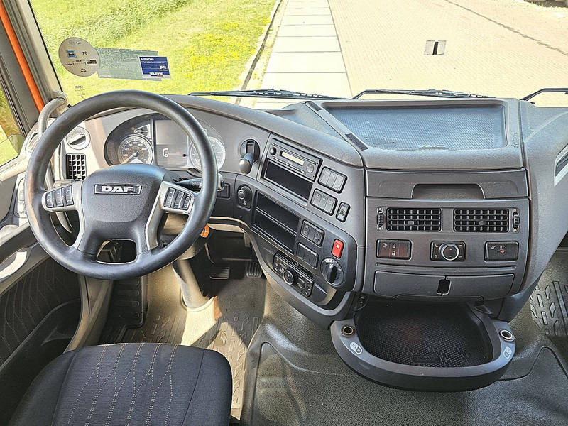 Cabeza tractora DAF XF 450 SPACECAB 2X TANK: foto 8