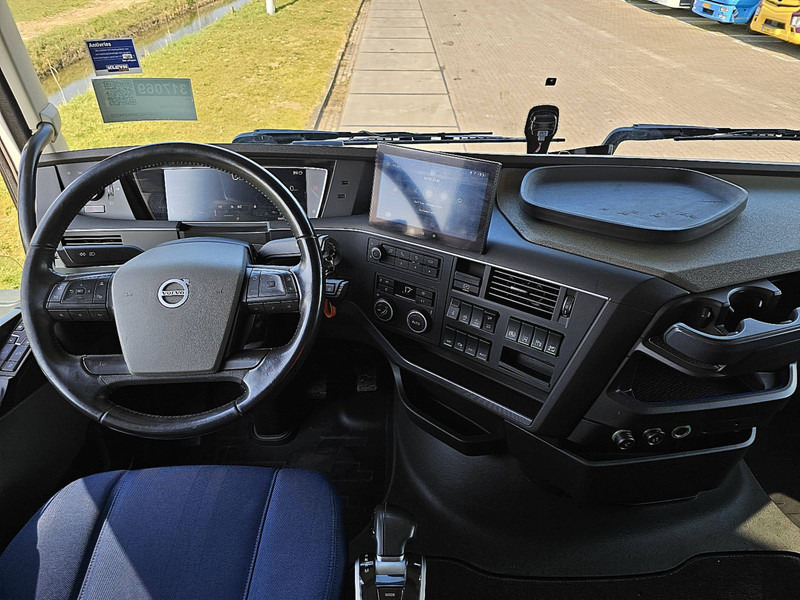 Foto del interior 1: Cabeza tractora Volvo FH 500 XL FH5 6X2 LED PTO+H