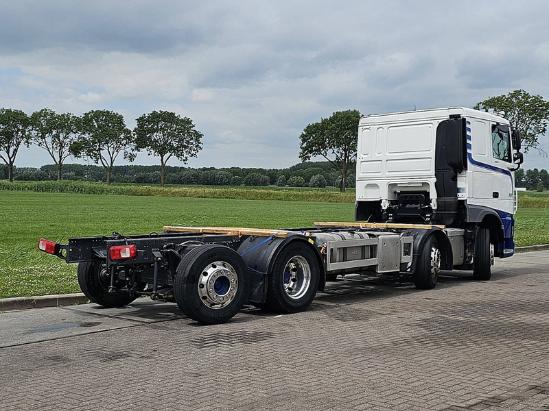 DAF XF 460 8X2 MAN. INT. ADR - Camión chasis: foto 3 DAF XF 460 8X2 MAN. INT. ADR - Camión chasis: foto 3