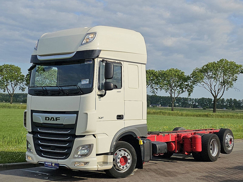 DAF XF 480 SSC 6X2 FAR INTARDER - Camión chasis: foto 2 DAF XF 480 SSC 6X2 FAR INTARDER - Camión chasis: foto 2