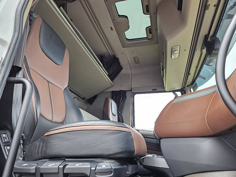 Camión volquete DAF XF 530 8X4 FAW STEEL TIPPER: foto 7