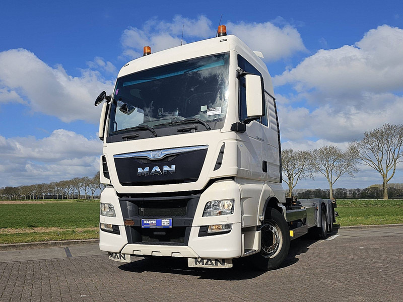 MAN 26.440 TGX XXL 6X2-4 STEER AXLE - Camión portacontenedore/ Intercambiable: foto 1 MAN 26.440 TGX XXL 6X2-4 STEER AXLE - Camión portacontenedore/ Intercambiable: foto 1