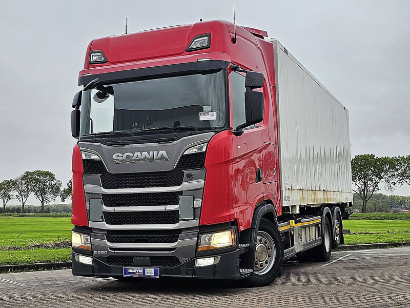 Scania S520 V8 RETARDER WB475 - Camión portacontenedore/ Intercambiable: foto 1 Scania S520 V8 RETARDER WB475 - Camión portacontenedore/ Intercambiable: foto 1