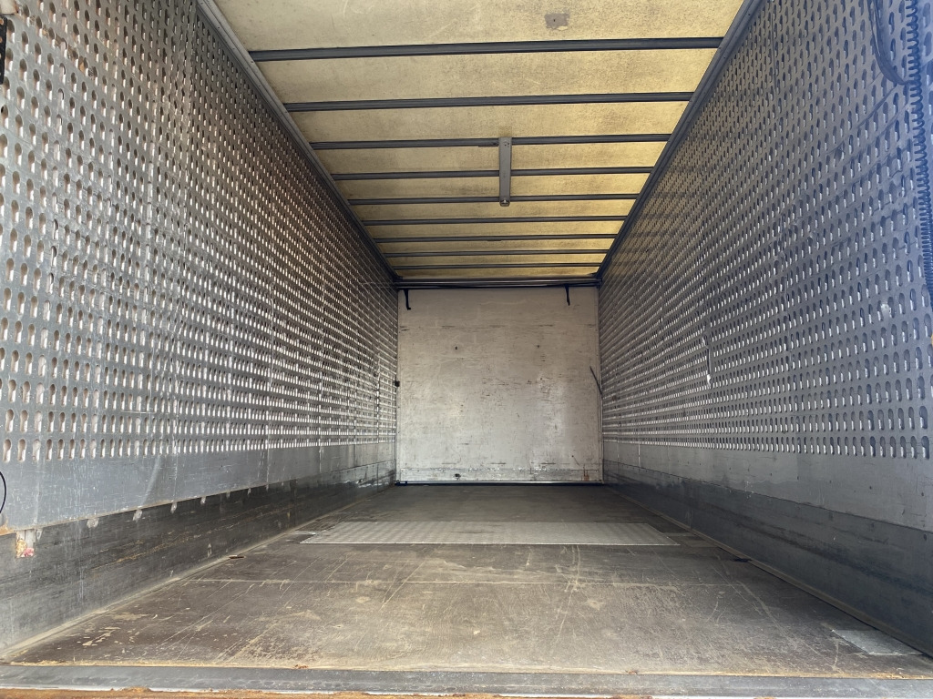 Arrendamiento de MAN TGL 12.240 7,2mKoffer  Klimaaut LBW AutomatikAHK MAN TGL 12.240 7,2mKoffer  Klimaaut LBW AutomatikAHK: foto 6