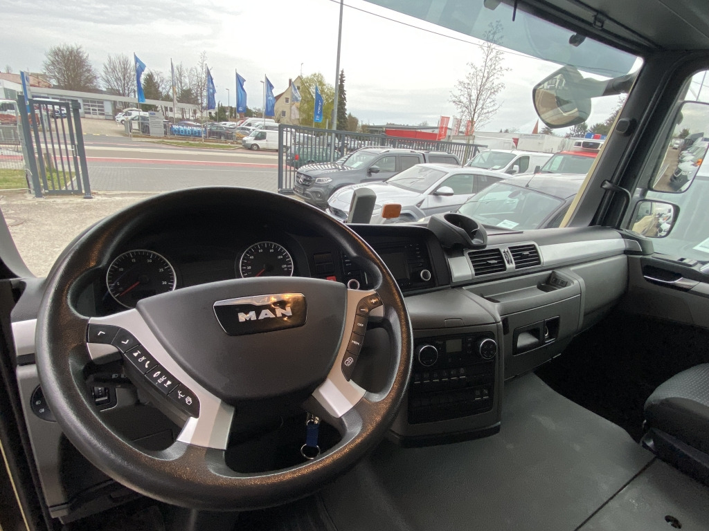 Grua de remolque autos MAN TGL 8.220 Euro6 Klimaaut. NAVI AHK el.Seilwinde: foto 13