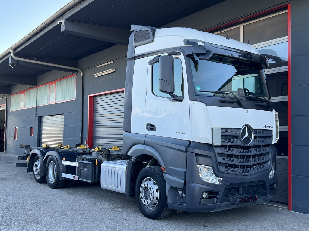 Mercedes-Benz Actros 2542 Klima Retader SDG715 745 BDF Scheckh - Camión portacontenedore/ Intercambiable: foto 1 Mercedes-Benz Actros 2542 Klima Retader SDG715 745 BDF Scheckh - Camión portacontenedore/ Intercambiable: foto 1