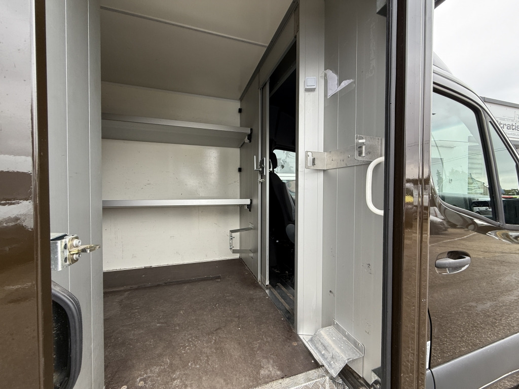 Mercedes-Benz Sprinter 315 CDI Klima Kamera UPS-Integralkoffer - Furgoneta caja cerrada: foto 5 Mercedes-Benz Sprinter 315 CDI Klima Kamera UPS-Integralkoffer - Furgoneta caja cerrada: foto 5