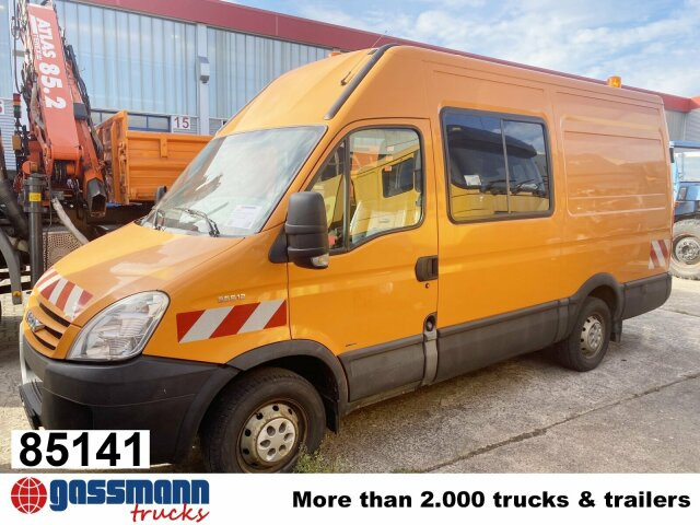 Iveco Daily 35S12 2,3 HPI 4x2, 8 Sitzplätze - Furgoneta combi: foto 1 Iveco Daily 35S12 2,3 HPI 4x2, 8 Sitzplätze - Furgoneta combi: foto 1