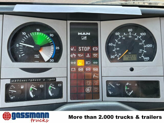 MAN 10.224 LC 4x2 BB Doka, LHF 16/12, 6-Zylinder - Camión de bomberos: foto 5 MAN 10.224 LC 4x2 BB Doka, LHF 16/12, 6-Zylinder - Camión de bomberos: foto 5