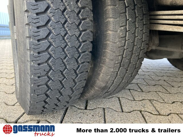 Mercedes-Benz 711 D-KA 4x2, Standklima, 11-Sitze, 2 x on stock - Minibús, Furgoneta de pasajeros: foto 3 Mercedes-Benz 711 D-KA 4x2, Standklima, 11-Sitze, 2 x on stock - Minibús, Furgoneta de pasajeros: foto 3