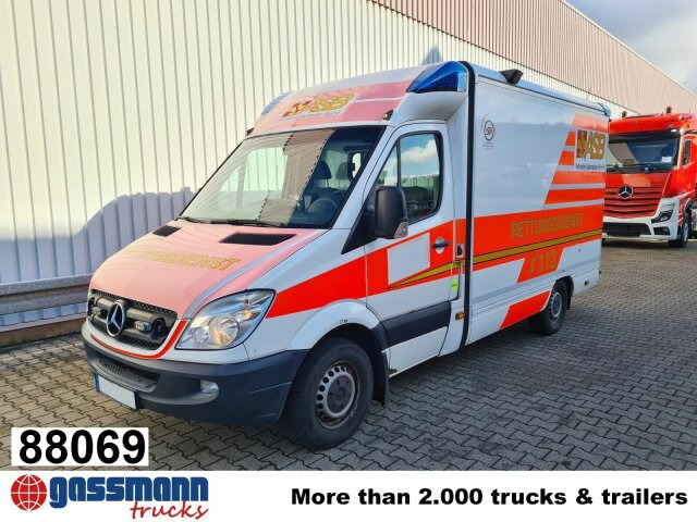 Mercedes-Benz Sprinter 316 KA 4x2, Rettungswagen - Furgón: foto 1 Mercedes-Benz Sprinter 316 KA 4x2, Rettungswagen - Furgón: foto 1