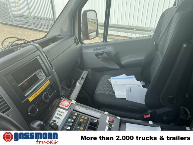 Mercedes-Benz Sprinter 516 CDI 4x2, Rettungswagen, Bi-Xenon - Furgón: foto 3 Mercedes-Benz Sprinter 516 CDI 4x2, Rettungswagen, Bi-Xenon - Furgón: foto 3