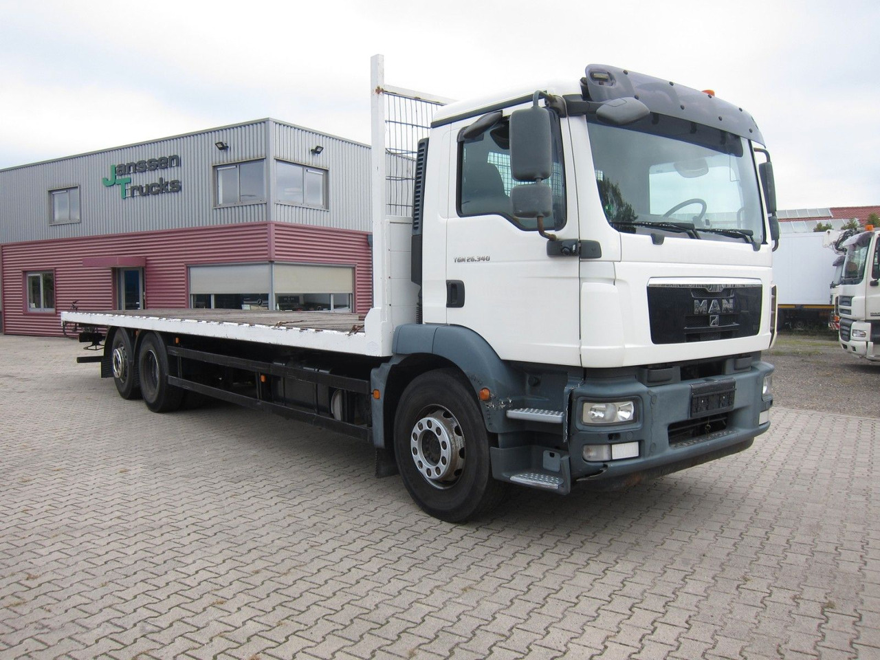 MAN TGM 26 340 6X2*4 BL Plateau Manual - Camión caja abierta: foto 1 MAN TGM 26 340 6X2*4 BL Plateau Manual - Camión caja abierta: foto 1
