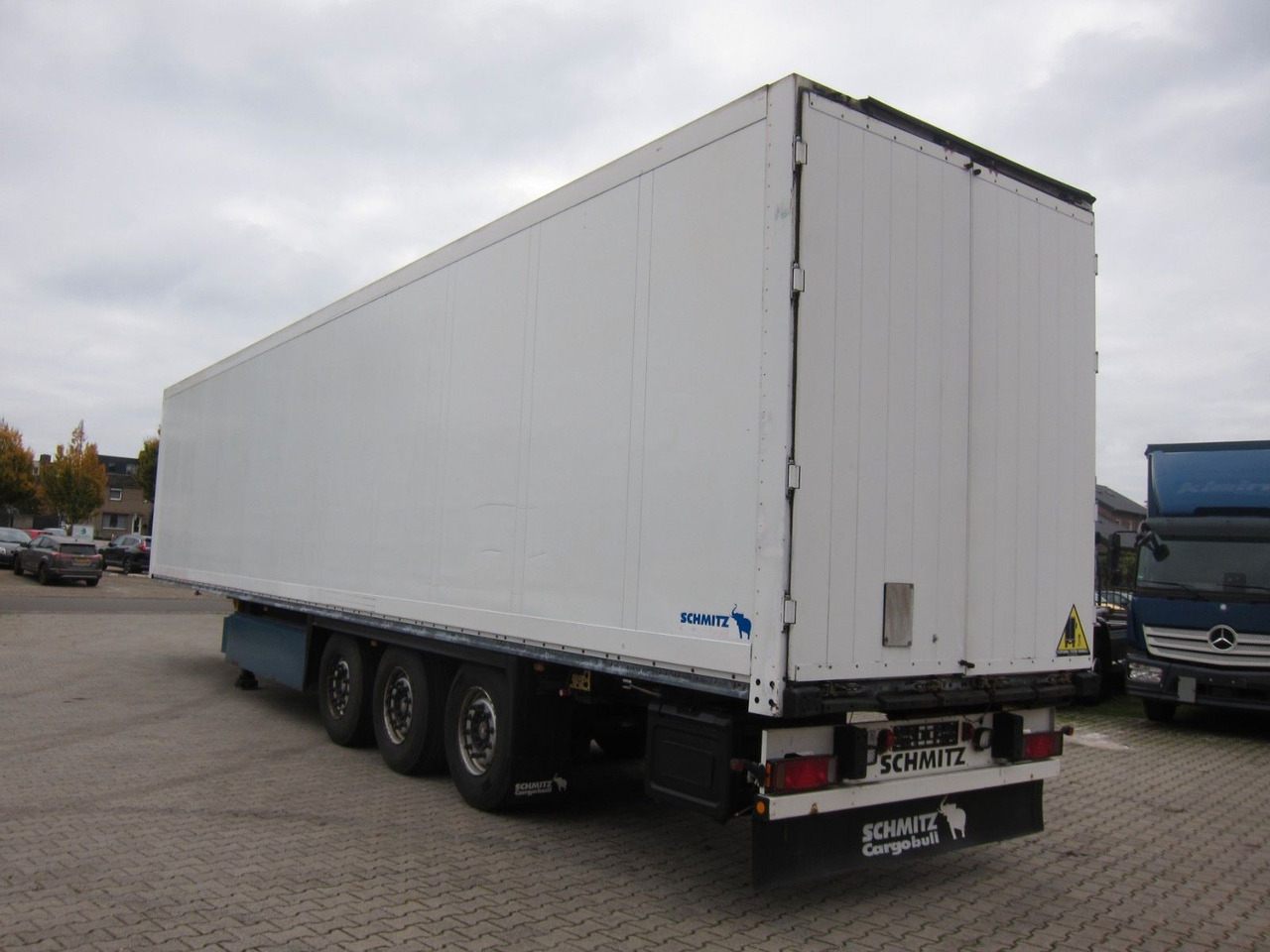 Schmitz Cargobull SKO 24 Iso-Koffer Doppelstock Lift Disc Top 2x - Semirremolque caja cerrada: foto 4 Schmitz Cargobull SKO 24 Iso-Koffer Doppelstock Lift Disc Top 2x - Semirremolque caja cerrada: foto 4