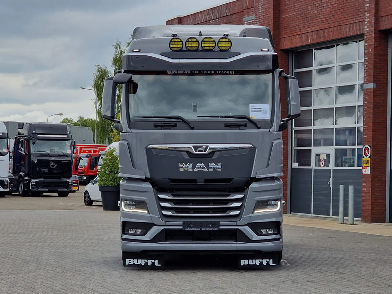 MAN TGX 26.540 6x2/4 - New - Retarder - PTO - Custom exterior - Chassis cover - NEW - Cabeza tractora: foto 2 MAN TGX 26.540 6x2/4 - New - Retarder - PTO - Custom exterior - Chassis cover - NEW - Cabeza tractora: foto 2