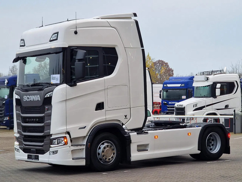 Scania 500S NGS Highline 4x2 - NEW - Retarder - Full air - New dashboard - Led - Full spoiler - 2x tank - Cabeza tractora: foto 3 Scania 500S NGS Highline 4x2 - NEW - Retarder - Full air - New dashboard - Led - Full spoiler - 2x tank - Cabeza tractora: foto 3