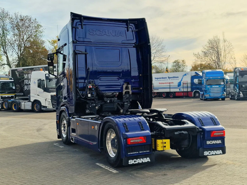 Scania 660S V8 NGS Highline 4x2 - Full spec - Retarder - Night Clima - Leather - Led - Full air - New Dashboard - Cabeza tractora: foto 5 Scania 660S V8 NGS Highline 4x2 - Full spec - Retarder - Night Clima - Leather - Led - Full air - New Dashboard - Cabeza tractora: foto 5