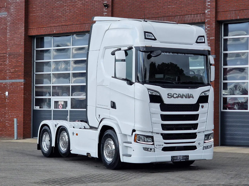 Scania 770S V8 NGS Highline 6x2/4 - New - Old dashboard - Full spec - Retarder - Night clima - Led - Leather - Navi - Cabeza tractora: foto 1 Scania 770S V8 NGS Highline 6x2/4 - New - Old dashboard - Full spec - Retarder - Night clima - Led - Leather - Navi - Cabeza tractora: foto 1