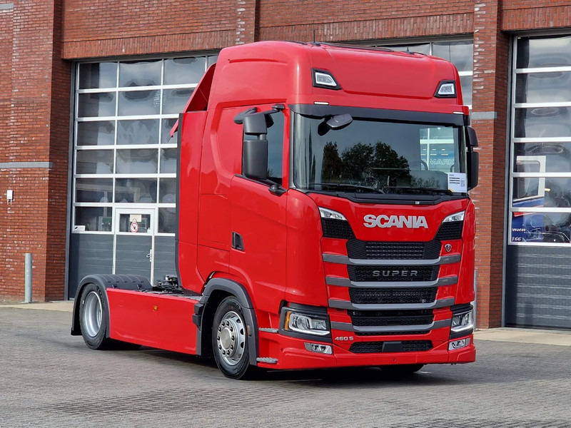Scania S460 Highline 4x2 - Lowdeck - New - Retarder - Night clima - 2x tank - Led - Full spoiler - Cabeza tractora: foto 1 Scania S460 Highline 4x2 - Lowdeck - New - Retarder - Night clima - 2x tank - Led - Full spoiler - Cabeza tractora: foto 1