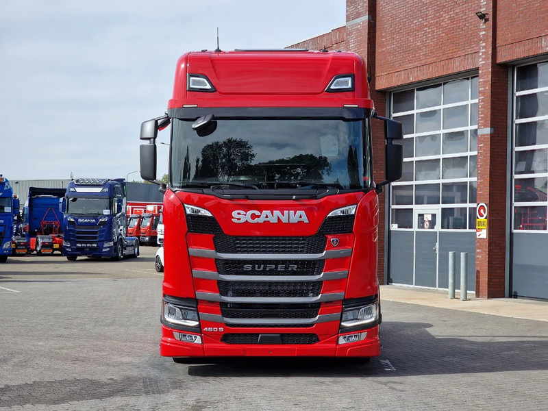 Scania S460 Highline 4x2 - Lowdeck - New - Retarder - Night clima - 2x tank - Led - Full spoiler - Cabeza tractora: foto 2 Scania S460 Highline 4x2 - Lowdeck - New - Retarder - Night clima - 2x tank - Led - Full spoiler - Cabeza tractora: foto 2