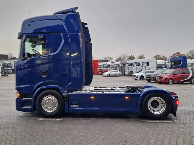 Scania S560 Highline 4x2 - Full spec - Retader - Night clima - Full air - Facelift - 2x tank - Cabeza tractora: foto 4 Scania S560 Highline 4x2 - Full spec - Retader - Night clima - Full air - Facelift - 2x tank - Cabeza tractora: foto 4