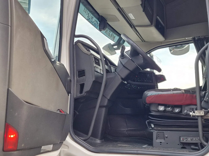 Cabeza tractora Volvo FH 13.500 Globetrotter 6x2 - PTO/Hydraulic - 3.00 WB - Full air -: foto 9 Cabeza tractora Volvo FH 13.500 Globetrotter 6x2 - PTO/Hydraulic - 3.00 WB - Full air -: foto 9