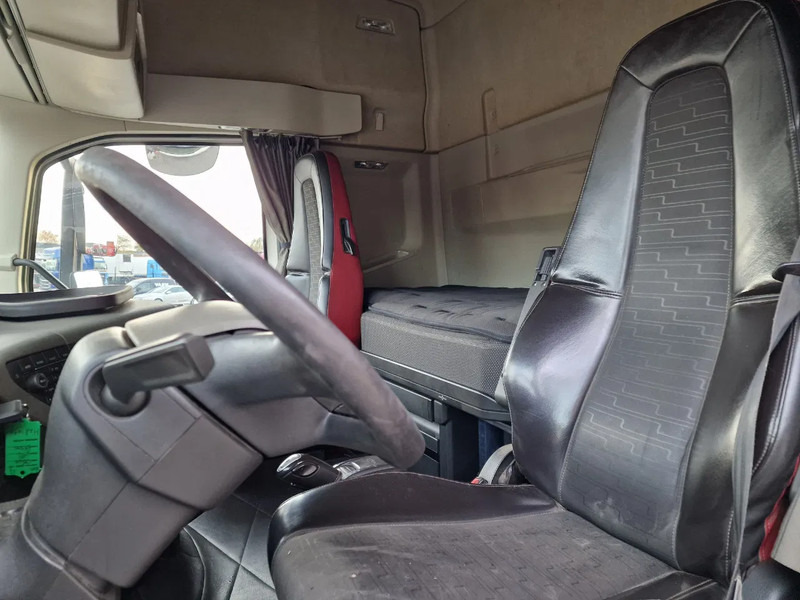 Cabeza tractora Volvo FH 13.500 Globetrotter 6x2 - PTO/Hydraulic - 3.00 WB - Full air -: foto 10 Cabeza tractora Volvo FH 13.500 Globetrotter 6x2 - PTO/Hydraulic - 3.00 WB - Full air -: foto 10