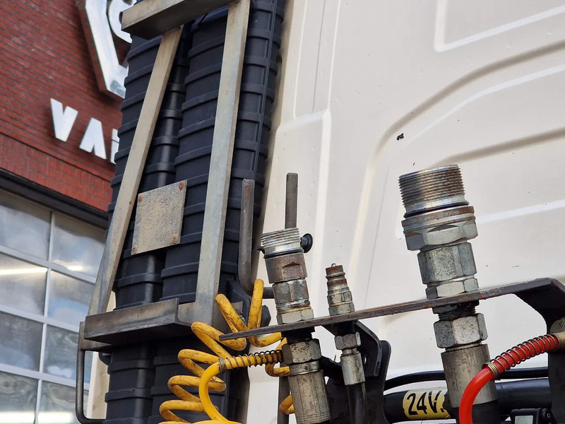 Cabeza tractora Volvo FH 13.500 Globetrotter 6x2 - PTO/Hydraulic - 3.00 WB - Full air -: foto 14 Cabeza tractora Volvo FH 13.500 Globetrotter 6x2 - PTO/Hydraulic - 3.00 WB - Full air -: foto 14
