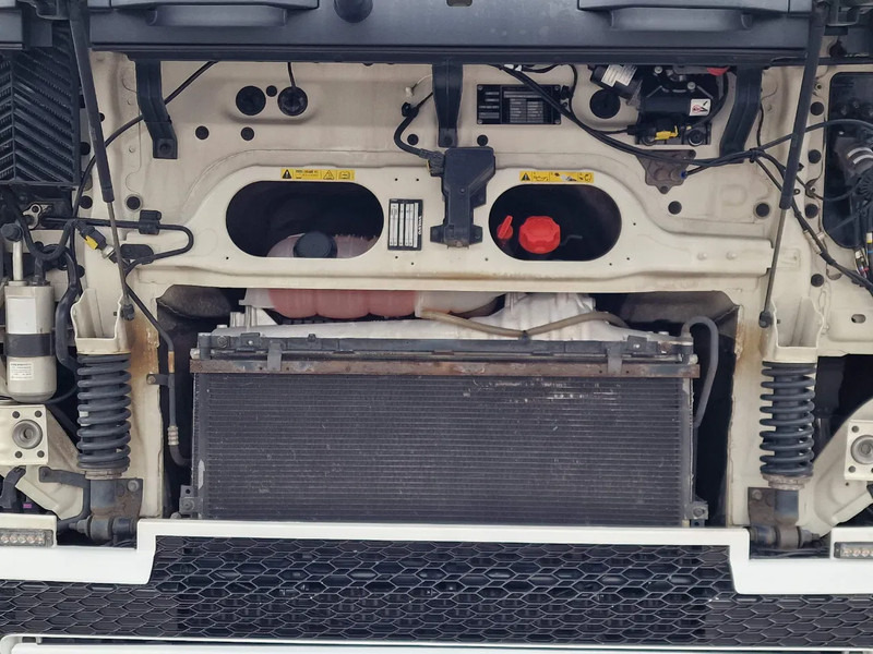 Cabeza tractora Volvo FH 13.540 Globetrotter 6x2 - PTO/Hydraulic - Full air - 3.00 WB - Leather: foto 16 Cabeza tractora Volvo FH 13.540 Globetrotter 6x2 - PTO/Hydraulic - Full air - 3.00 WB - Leather: foto 16