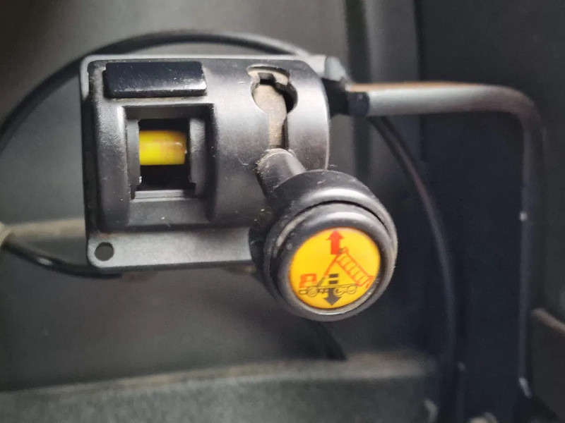 Cabeza tractora Volvo FH 13.540 Globetrotter 6x2 - PTO/Hydraulic - Full air - 3.00 WB - Leather: foto 20 Cabeza tractora Volvo FH 13.540 Globetrotter 6x2 - PTO/Hydraulic - Full air - 3.00 WB - Leather: foto 20