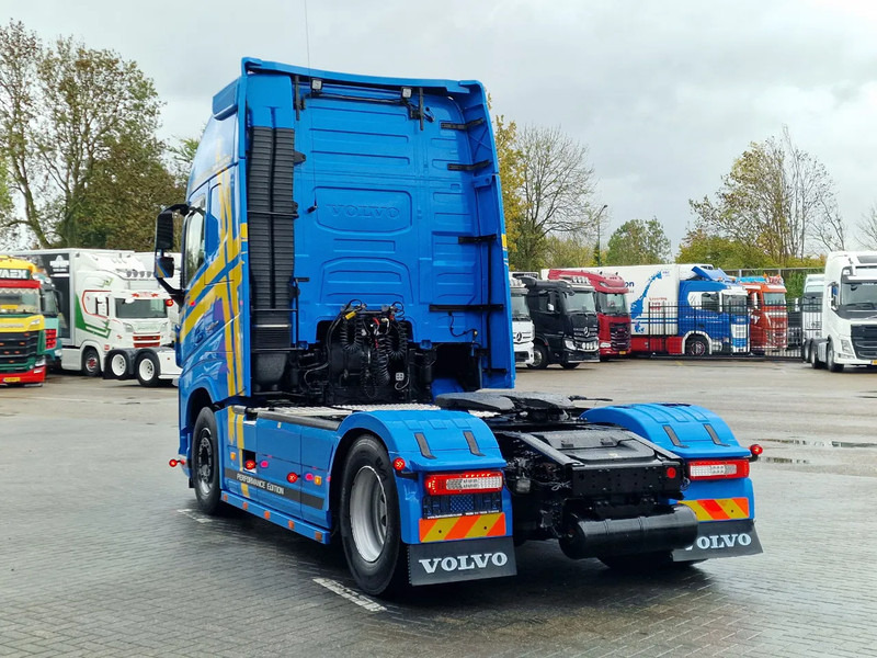 Volvo FH 13.540 Globetrotter XL 4x2 - Performance edition - I parkcool - Full air - Bull bar - Cabeza tractora: foto 5 Volvo FH 13.540 Globetrotter XL 4x2 - Performance edition - I parkcool - Full air - Bull bar - Cabeza tractora: foto 5