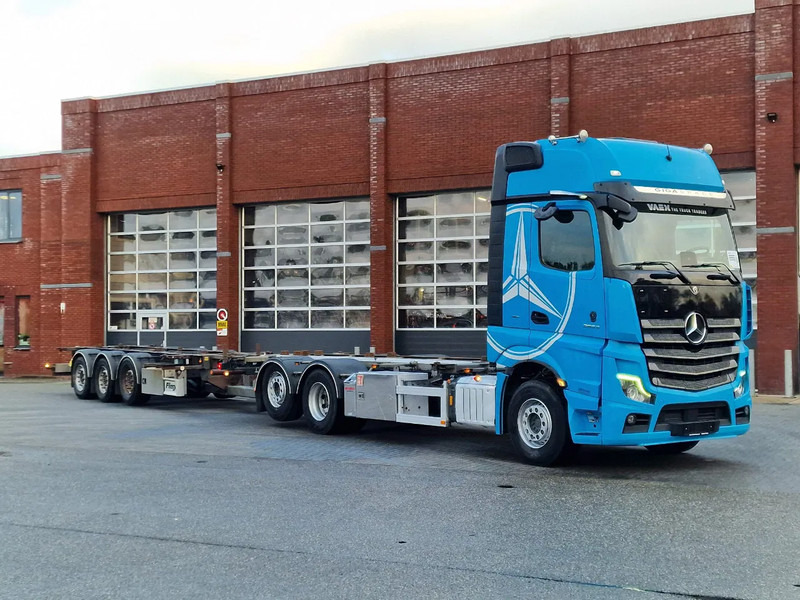 Mercedes-Benz Actros 2553 6x2 - BDF - Retarder - 4.90 WB - Full air + Fliegl trailer 2017 - Camión portacontenedore/ Intercambiable: foto 1 Mercedes-Benz Actros 2553 6x2 - BDF - Retarder - 4.90 WB - Full air + Fliegl trailer 2017 - Camión portacontenedore/ Intercambiable: foto 1