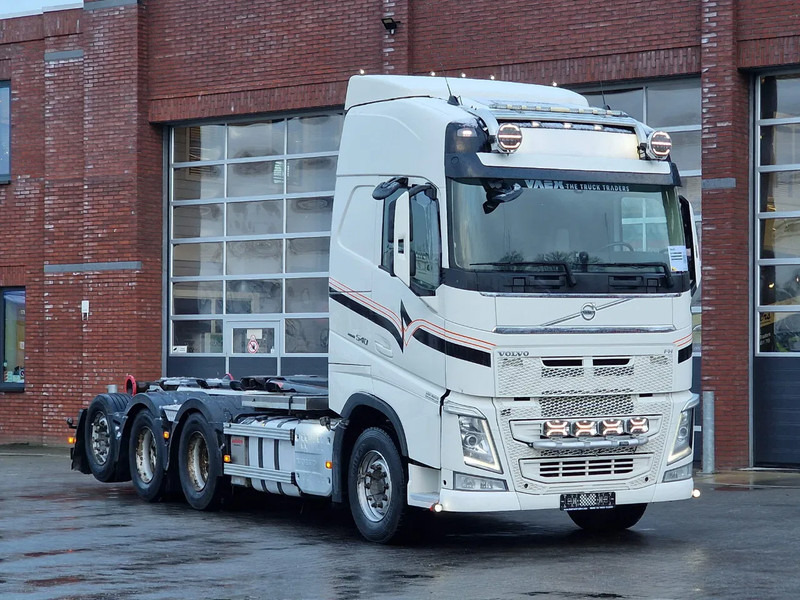 Volvo FH 13.540 Globetrotter 8x4/4 - HIAB Multilift 24T Hooklift - Retarder - Full air - Abrollkipper - Camión multibasculante: foto 3 Volvo FH 13.540 Globetrotter 8x4/4 - HIAB Multilift 24T Hooklift - Retarder - Full air - Abrollkipper - Camión multibasculante: foto 3