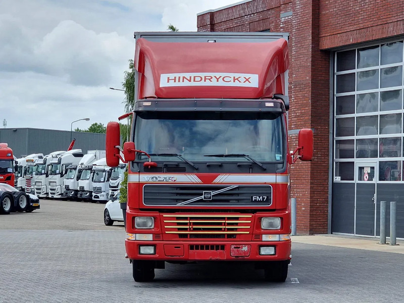 Volvo FM 250 4x- Livestock 2 deck - Lifting floors - Loadlift - Manual gearbox - Camión transporte de ganado: foto 2 Volvo FM 250 4x- Livestock 2 deck - Lifting floors - Loadlift - Manual gearbox - Camión transporte de ganado: foto 2