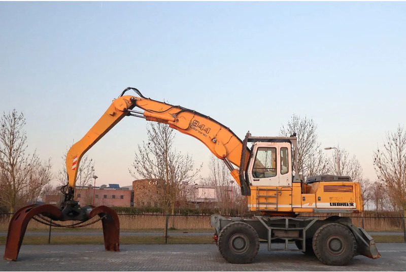 Liebherr A944 B HD | LOG GRAPPLE | HOLZGREIFER | TIMBER - Excavadora de ruedas: foto 1 Liebherr A944 B HD | LOG GRAPPLE | HOLZGREIFER | TIMBER - Excavadora de ruedas: foto 1