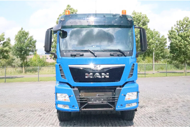 MAN TGS 35.500 | 8X4 | BIG AXLES | RETARDER | EURO 6 - Camión volquete: foto 2 MAN TGS 35.500 | 8X4 | BIG AXLES | RETARDER | EURO 6 - Camión volquete: foto 2